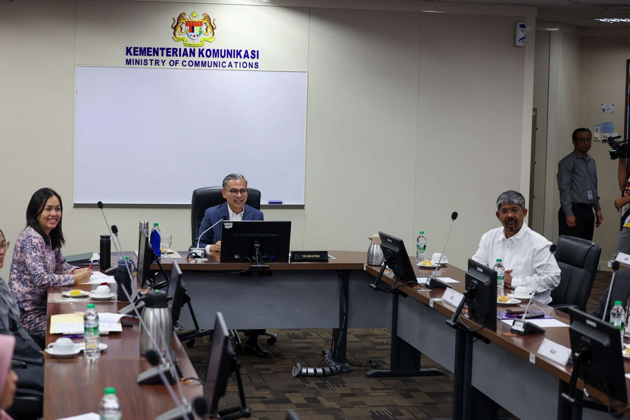 大使任命须驻在国同意 法米：内阁未获美国文件