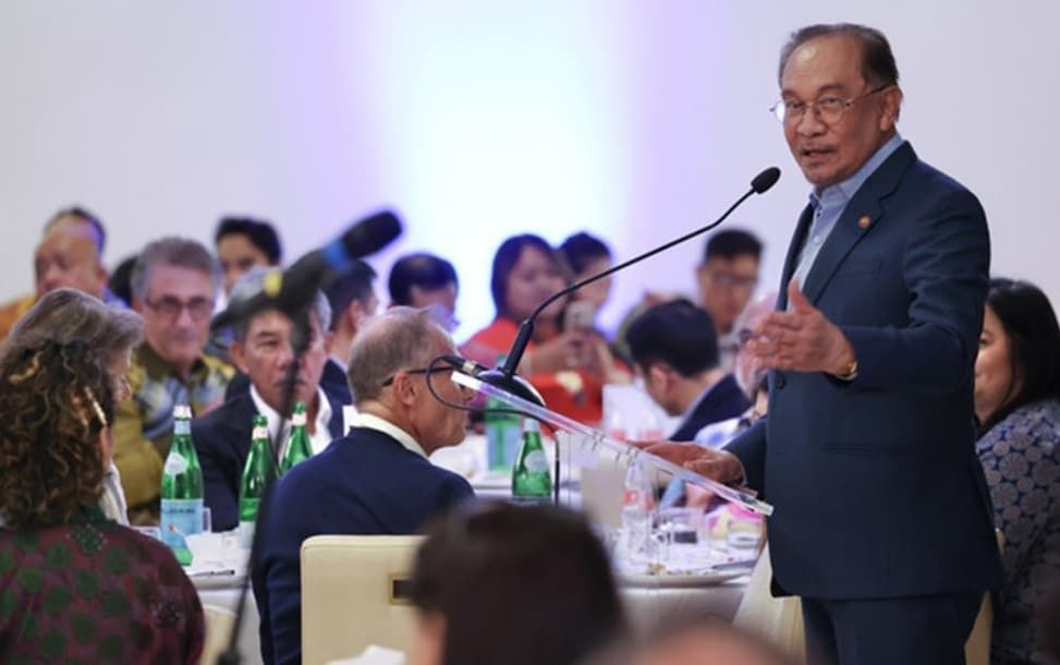 政府敢作艰难决定不怕挨骂  安华：历任首相未撤外籍补贴