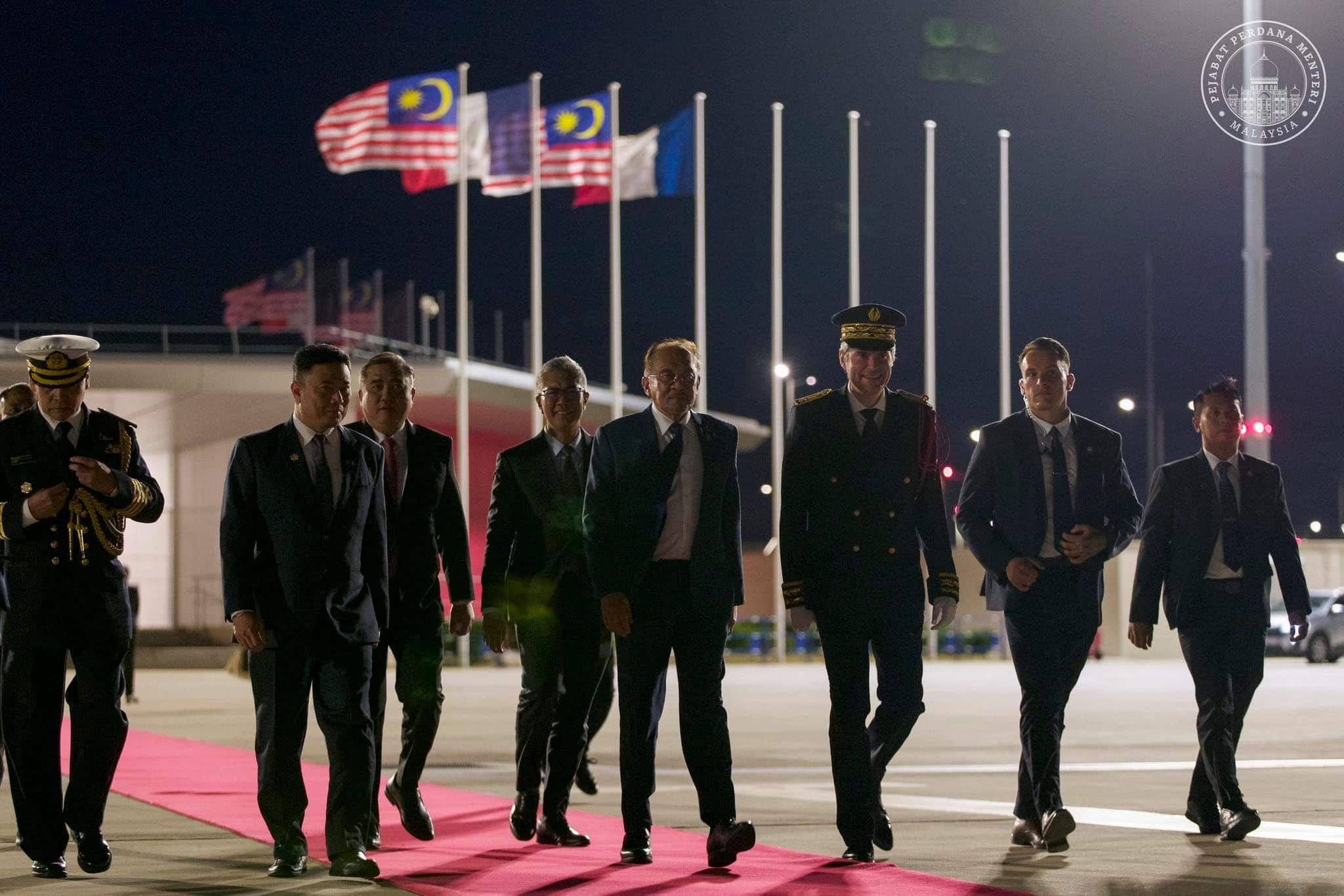 安华抵达巴西出席金砖峰会