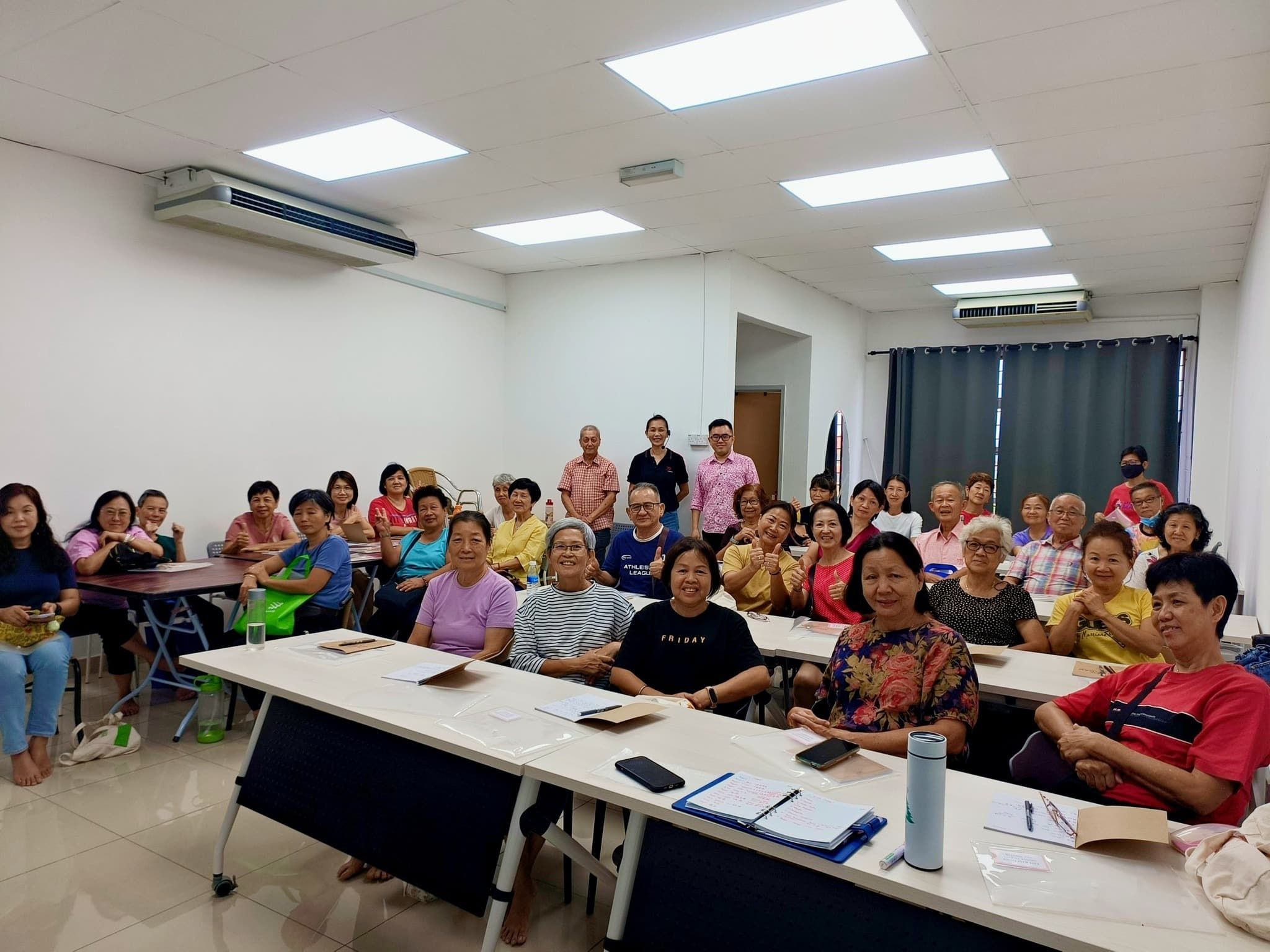 第一堂免费国语补习班开课啦！ 33名安哥安迪一起来自我增值