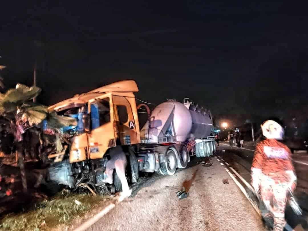 迈薇疑失控与油槽车相撞  24岁陆军军人头部重伤亡