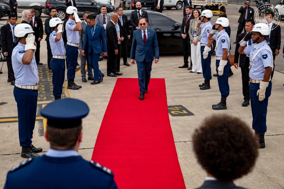 结束意法巴国官访 首相安华启程回国