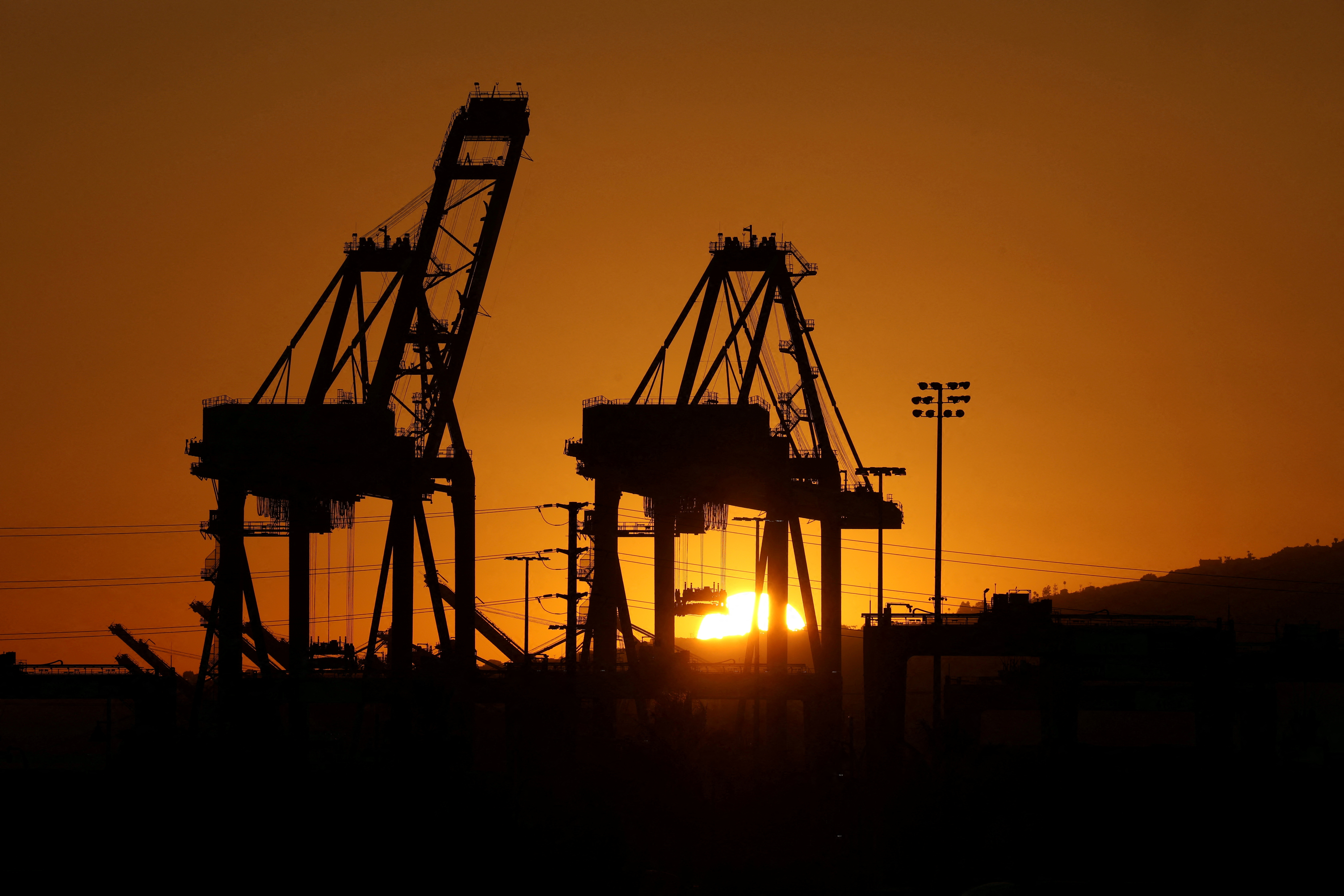 US port operators seek to mitigate hefty tariffs on China-built port cranes