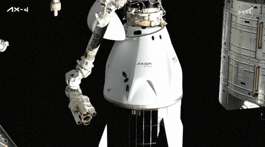 அனைத்துலக விண்வெளி வீரர்கள் பூமிக்குத் திரும்பினர்