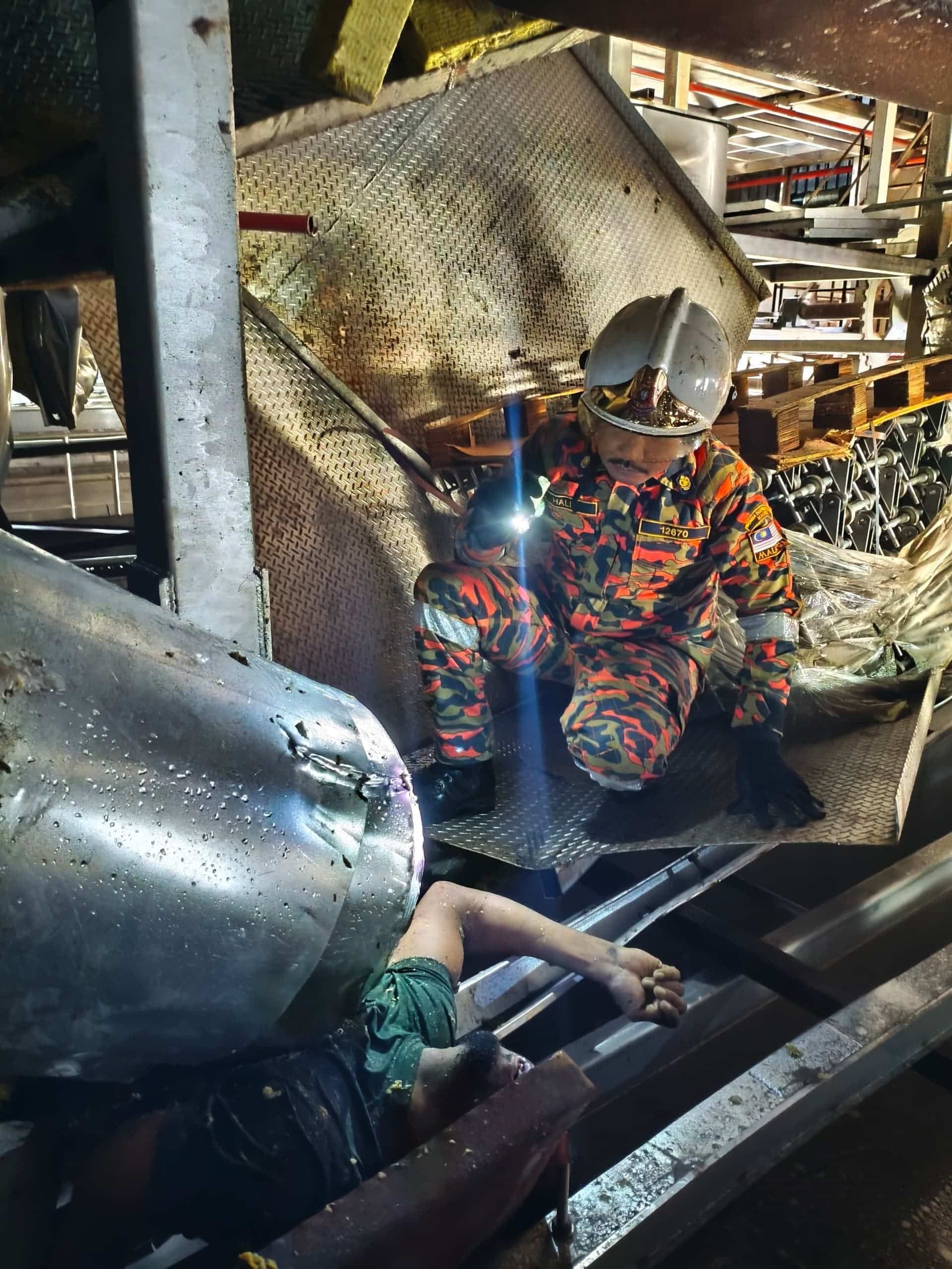 工厂17楼高货架倒塌      压中员工酿1死5伤！