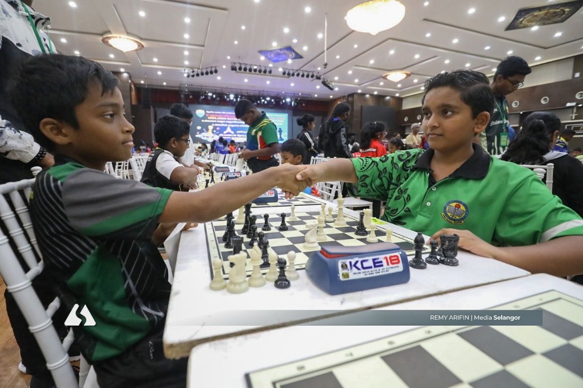 சதுரங்க விளையாட்டு மாணவர்களிடையே பல நற்பண்புகளை வளர்க்கிறது