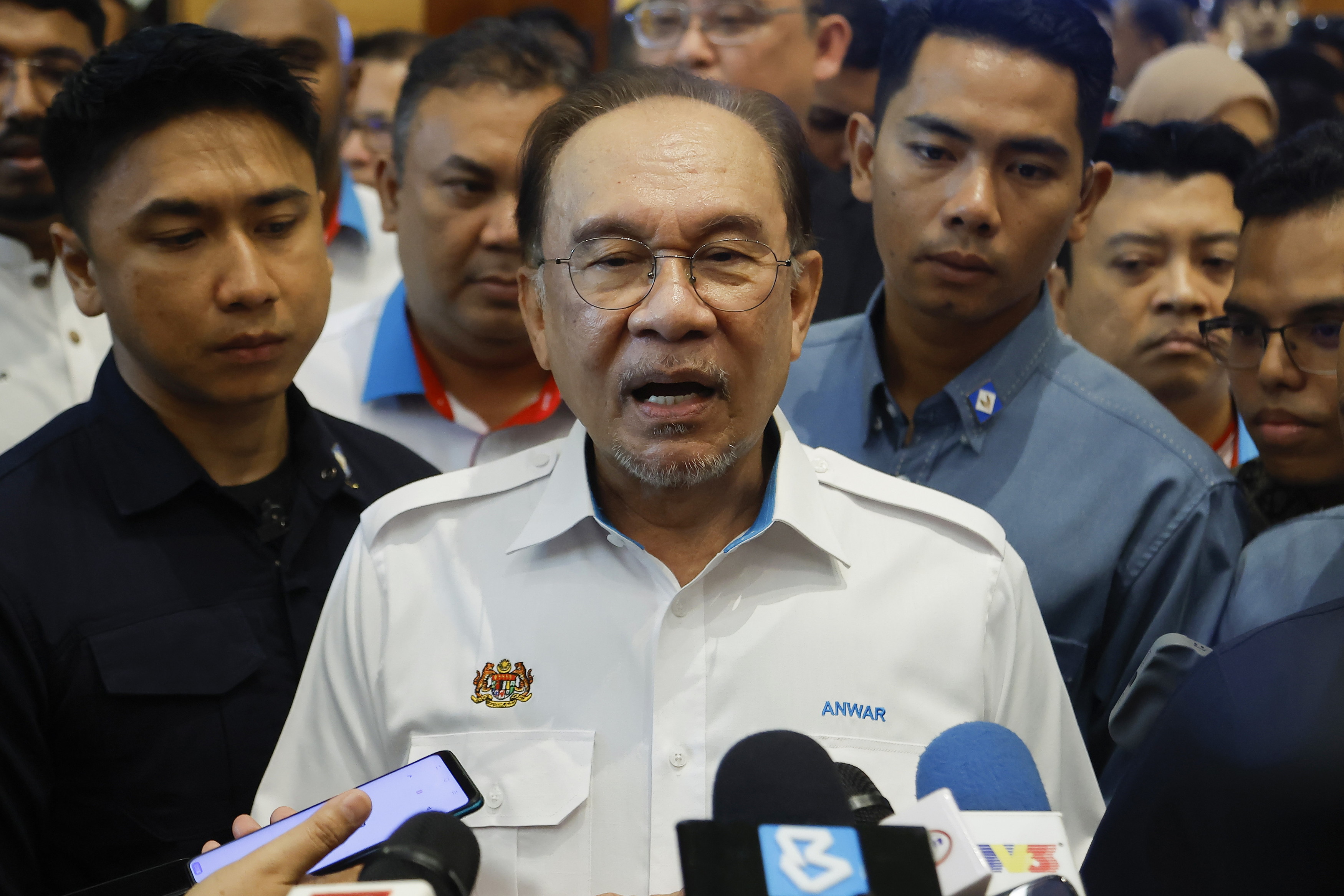 Anwar urges public to judge govt on facts, not political sentiment