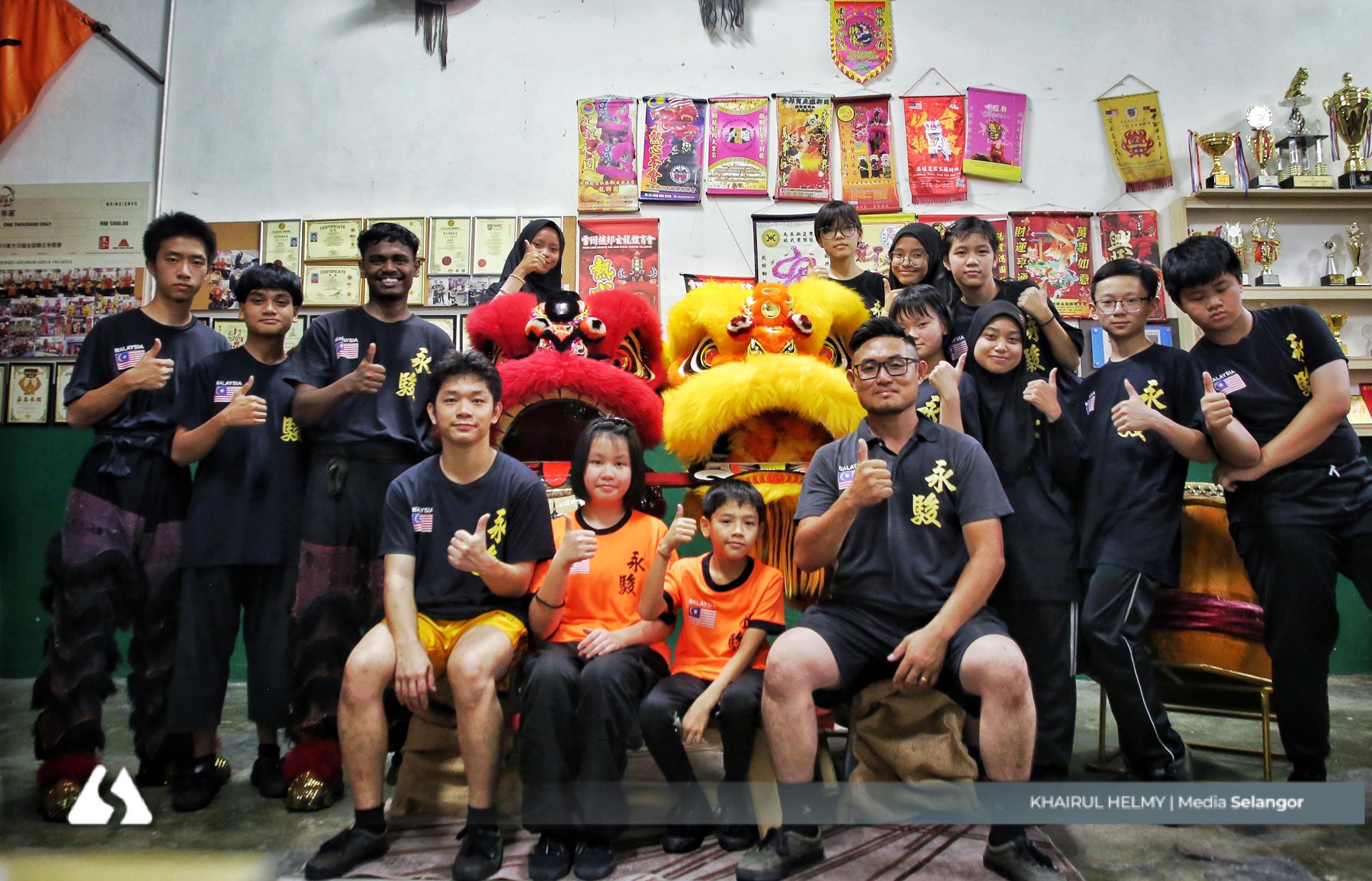 Tarian singa 'lenyapkan' garis pemisah persahabatan rentas kaum 