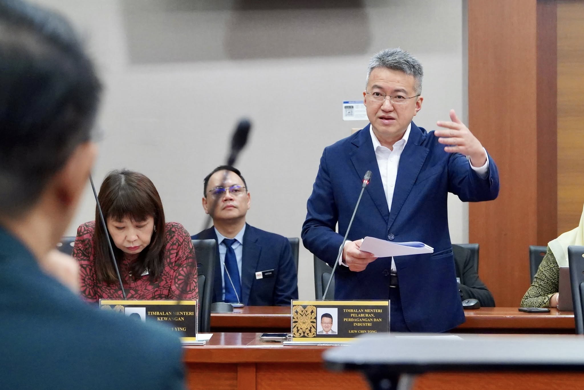 政府拟检讨加强外资本地化要求  刘镇东：助中小企摆脱辅助角色