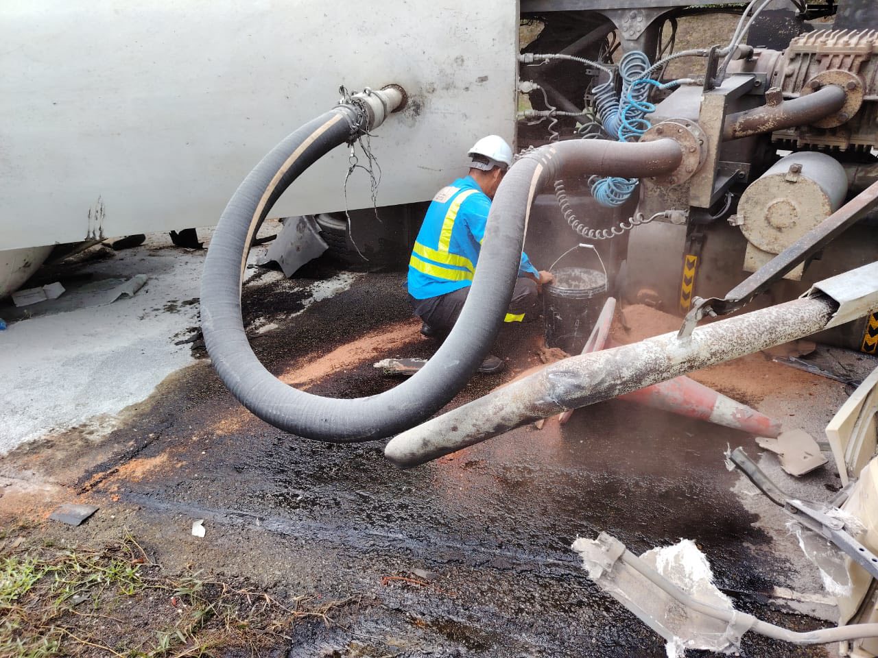LUAS kawal insiden tumpahan minyak, elak cemar Sungai Gombak
