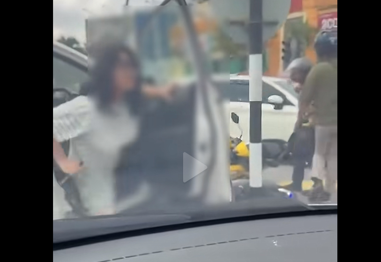 Foreigner goes on a road rampage in Kajang, injures 6 with knife