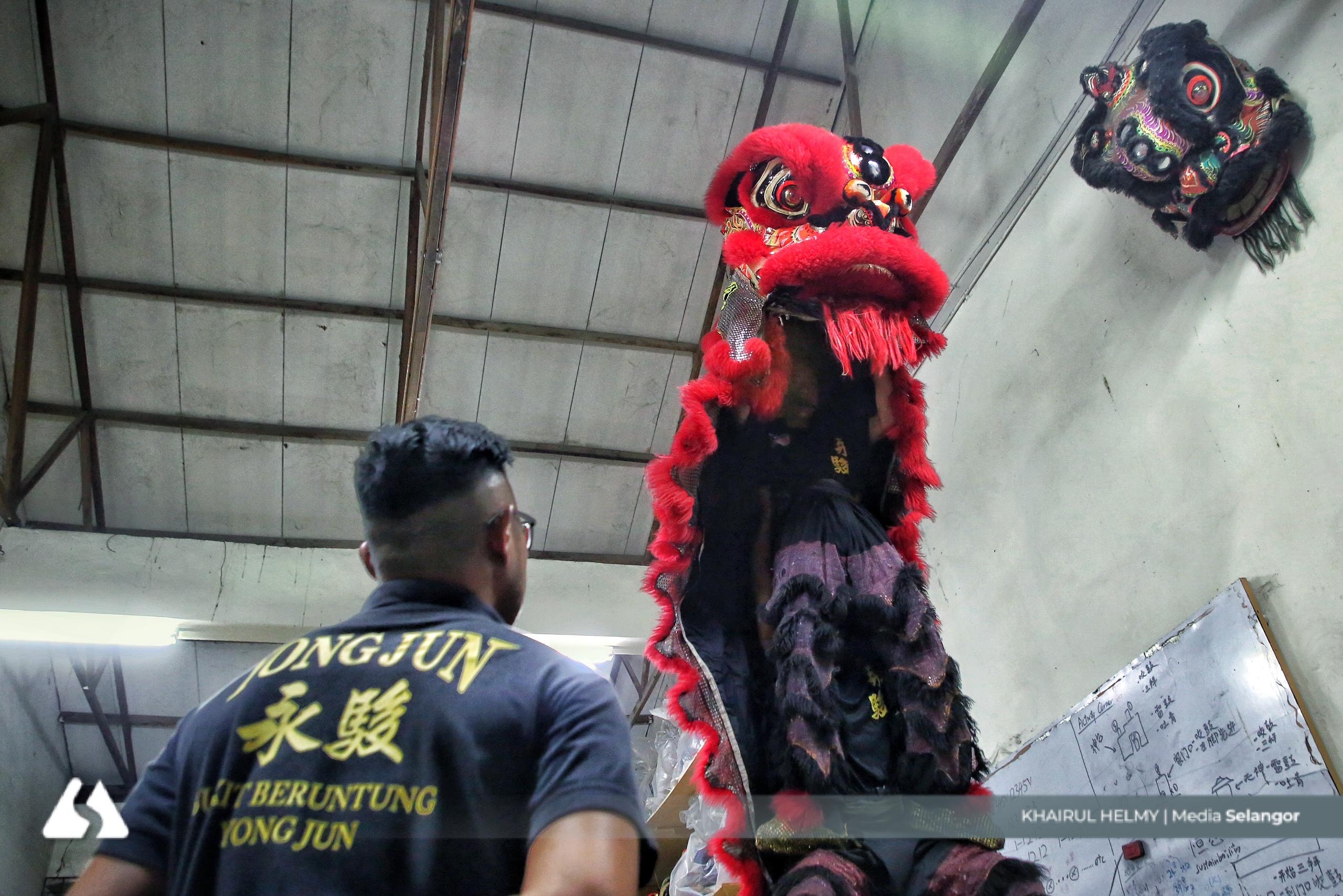 Lion dance ‘erases’ the divide in cross-cultural friendships