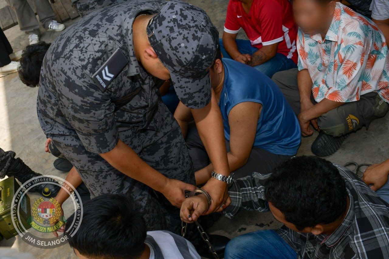 Imigresen Selangor giat perketat operasi, 43 pekerja asing ditahan di Klang
