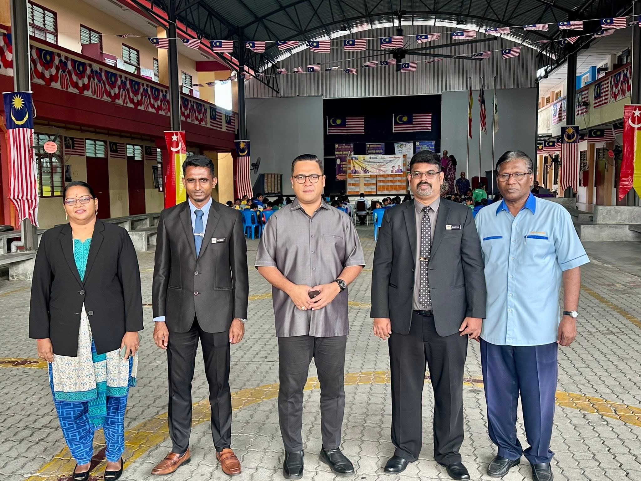 மாணவர்களின் கல்வி, தொழில் வளர்ச்சிக்கு ஆங்கில மொழி அவசியம் - அப்பாஸ் அஸ்மி