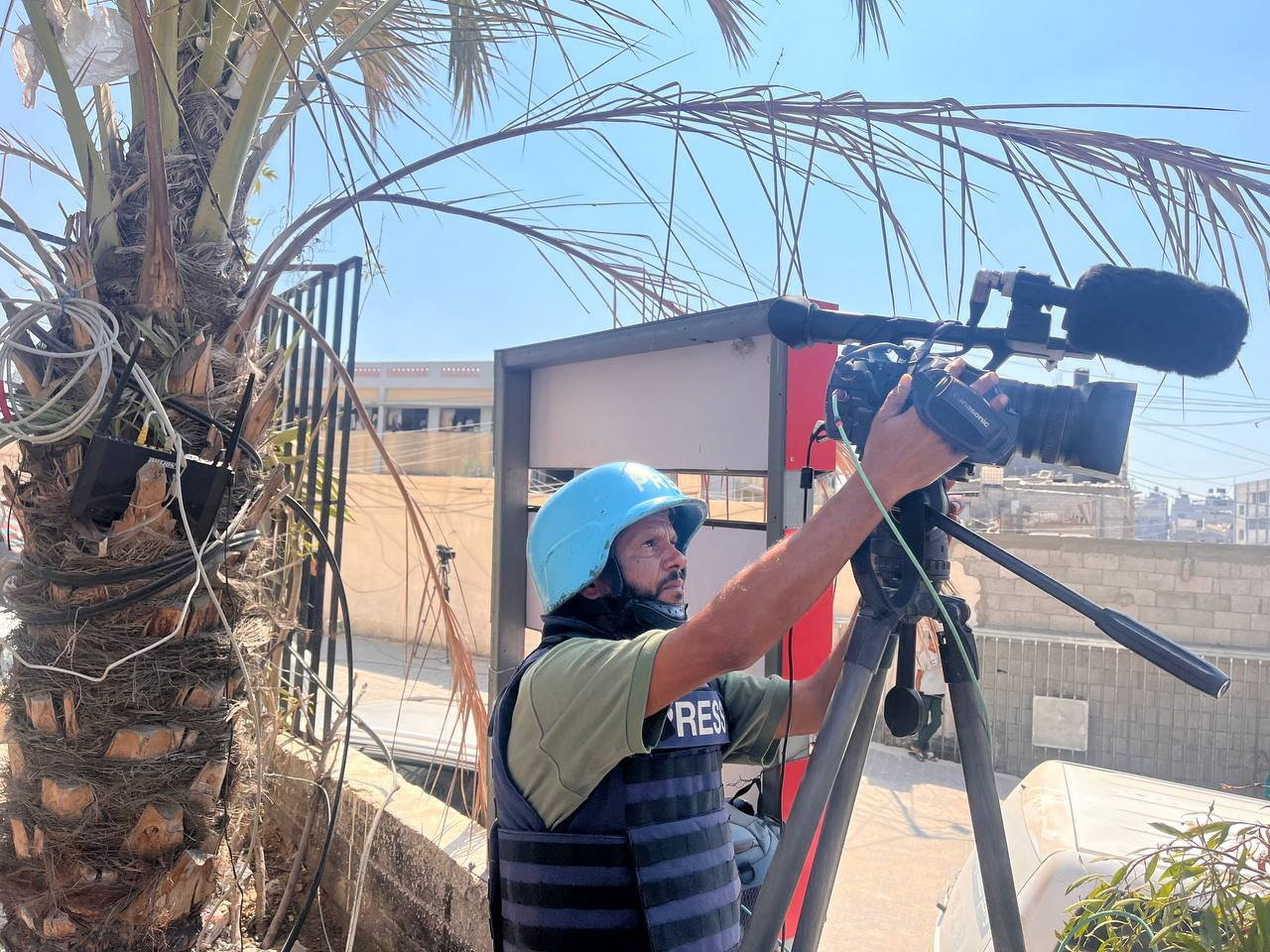 Israel hits Gaza hospital, kills at least 20 people, including five pressmen