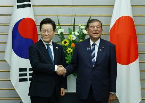 Japan, South Korea affirm cooperation before Lee meets Trump