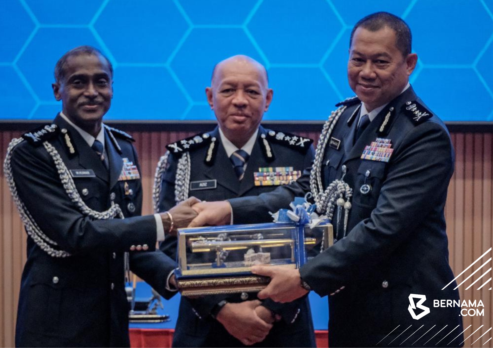 M Kumar dilantik Pengarah JSJ Bukit Aman, anak jati Kulai Ketua Polis Johor