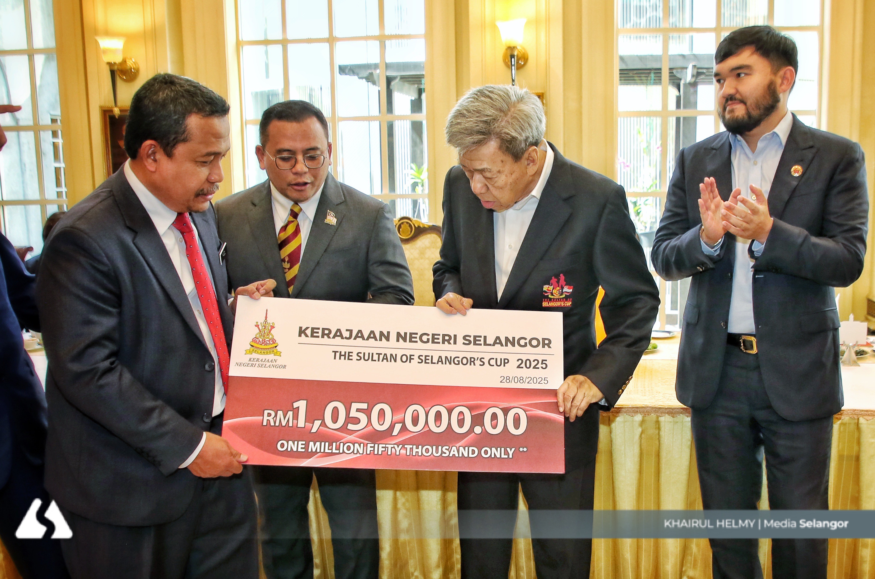 Sultan Selangor berkenan terima tajaan TSSC bernilai RM1.5 juta, dua kereta menanti penonton 