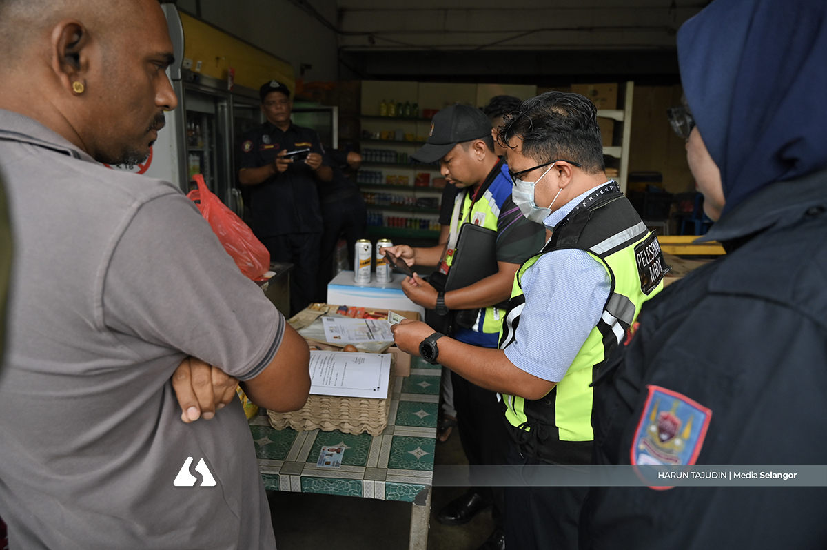 MBDK sita tiga premis warga asing, dua notis pembatalan lesen dikeluarkan