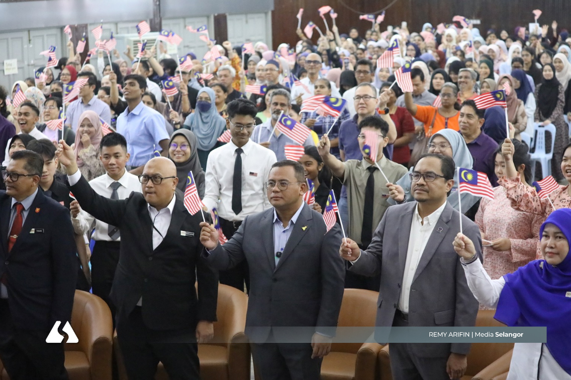MB: Baucar buku Kita Selangor diperluas kepada pelajar tingkatan enam