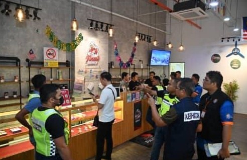 雪州“拯救肺部”联合行动 突击灵市297场所开220罚单
