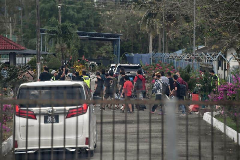 நுழைவு நிபந்தனைகளை பின்பற்றத் தவறிய எண்மர் நாட்டிற்குள் நுழையத் தடை