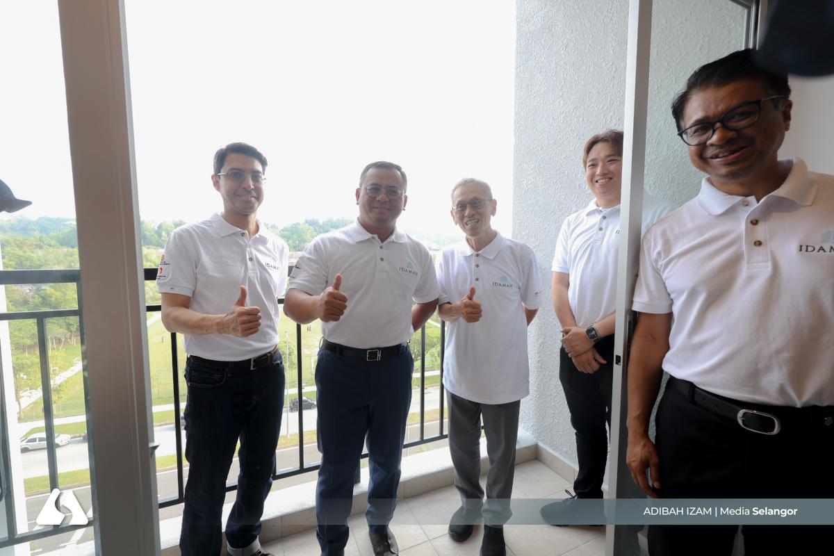 MB hands over Idaman Bukit Jelutong homes to over 1,200 owners