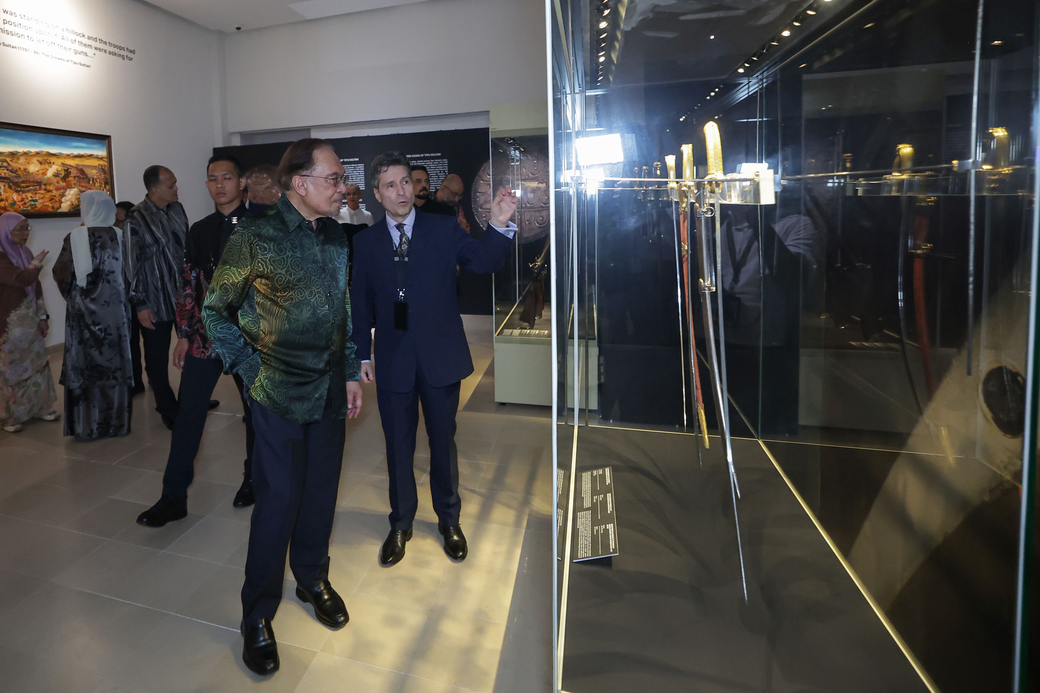 PM calls for deeper appreciation of Asian history, free from colonial narratives