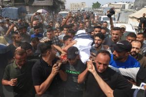 52 maut termasuk enam wartawan dalam serangan Israel di Gaza semalam
