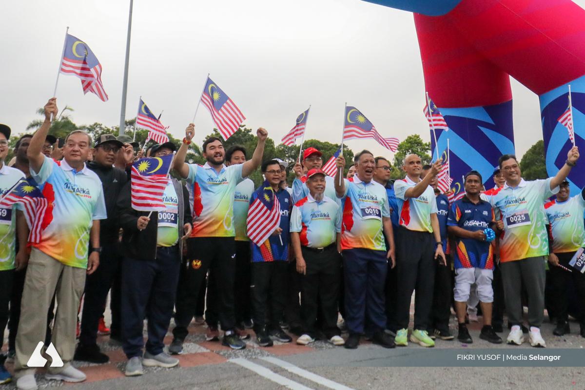 Raja Muda Selangor rasmi Jubli Perak MBSA, sertai larian bersama rakyat