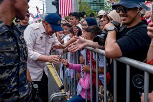Lebih 100,000 rakyat warnai Merdeka 2025, PM beri isyarat tanda bagus