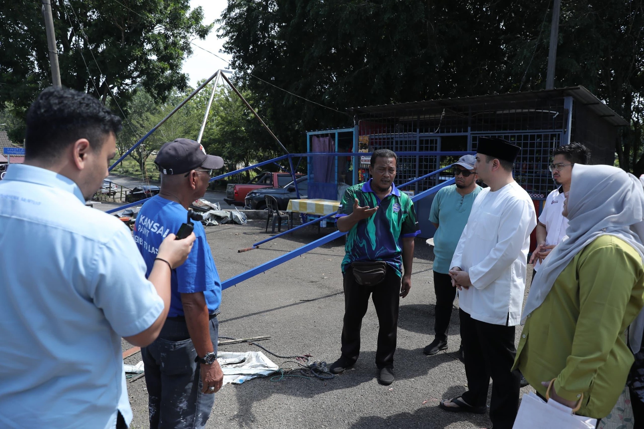 PM hulur bantuan awal kepada lapan peniaga terjejas ribut di Kuantan
