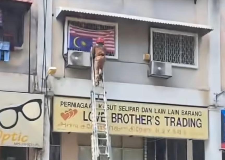 Kes pasang Jalur Gemilang terbalik, polis rakam keterangan pemilik premis