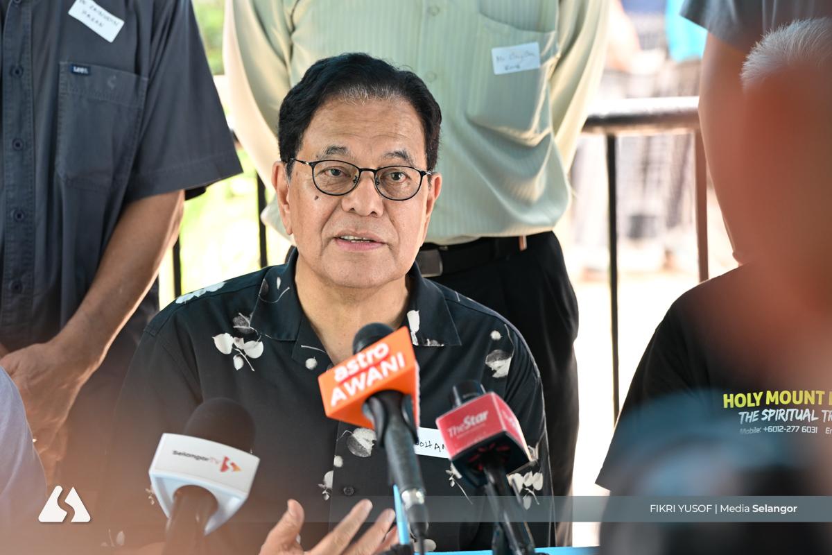 Dua ikon pendaki antara hampir 60 berhimpun di kediaman tokoh wartawan