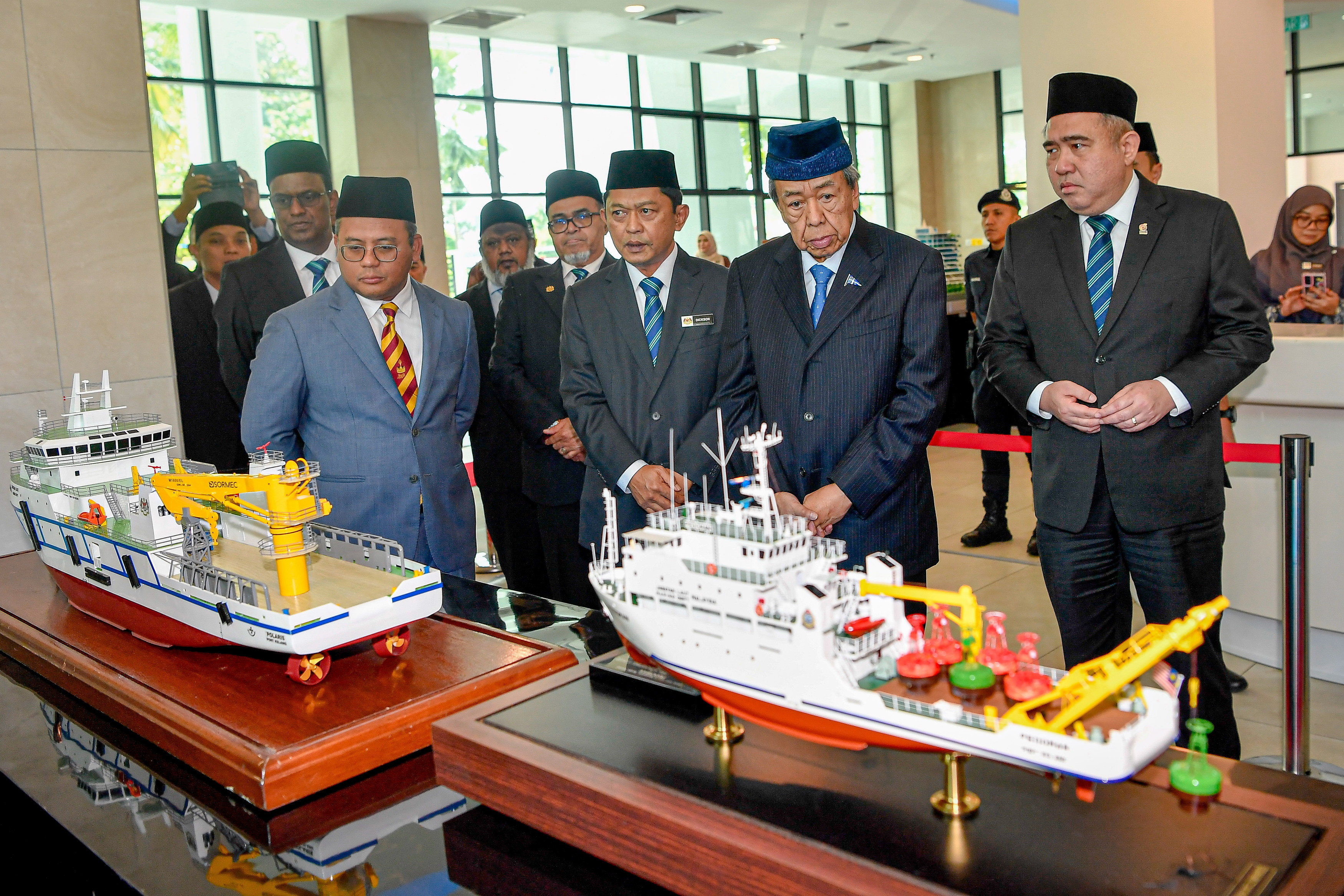 Sultan Selangor berkenan rasmi Menara Dius Api di Pelabuhan Klang