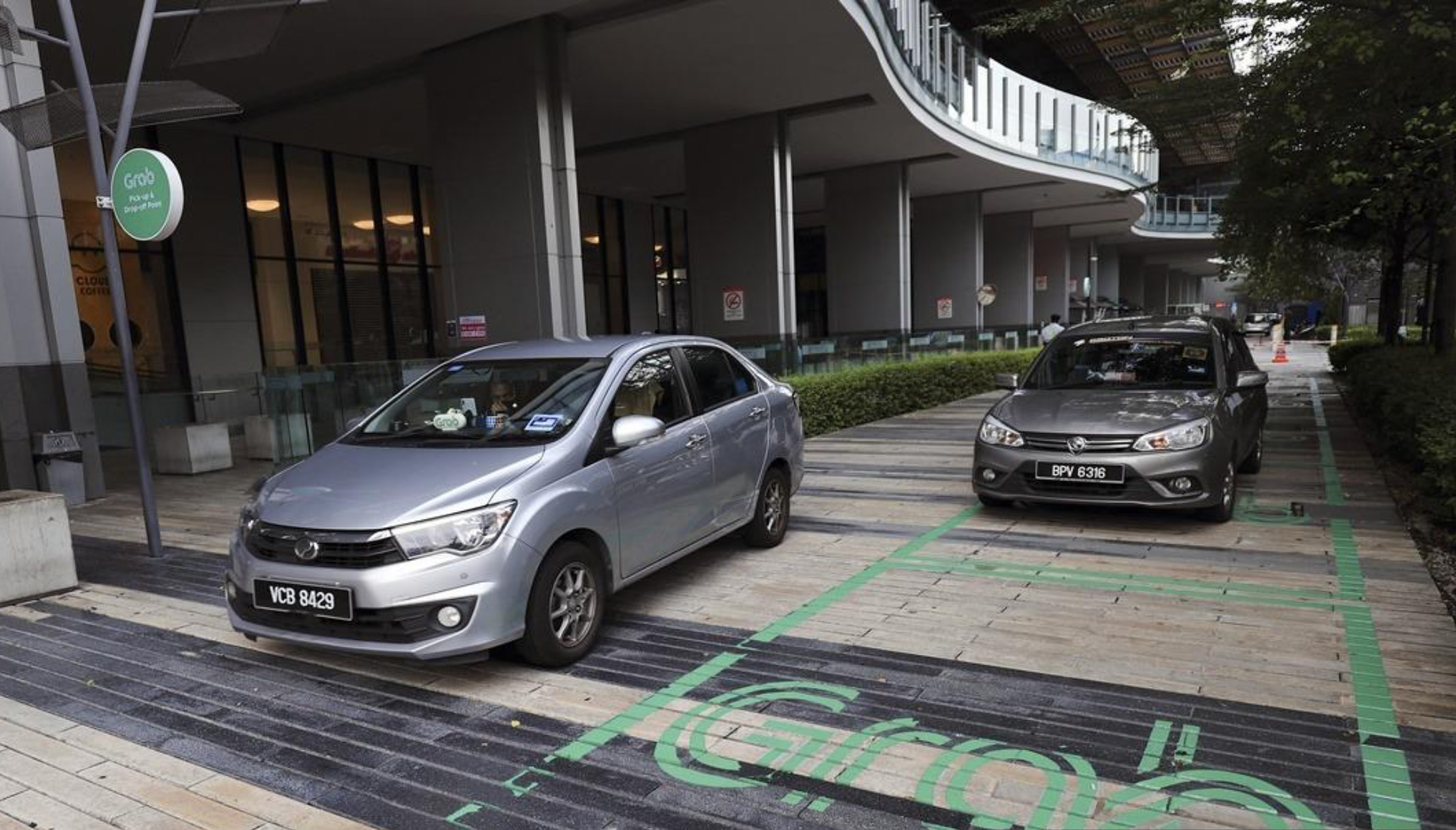 No plans to liberalise cross-border hailing services: LTA