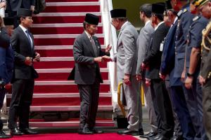 Brunei ruler arrives in Malaysia for state visit