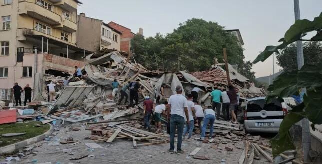 土耳其西部6.1级地震   81岁老翁死亡.16栋建筑倒塌