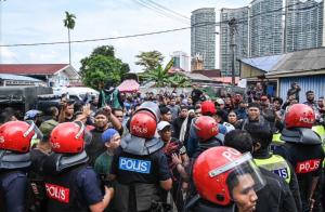 Political party leader arrested over commotion in Kampung Sungai Baru