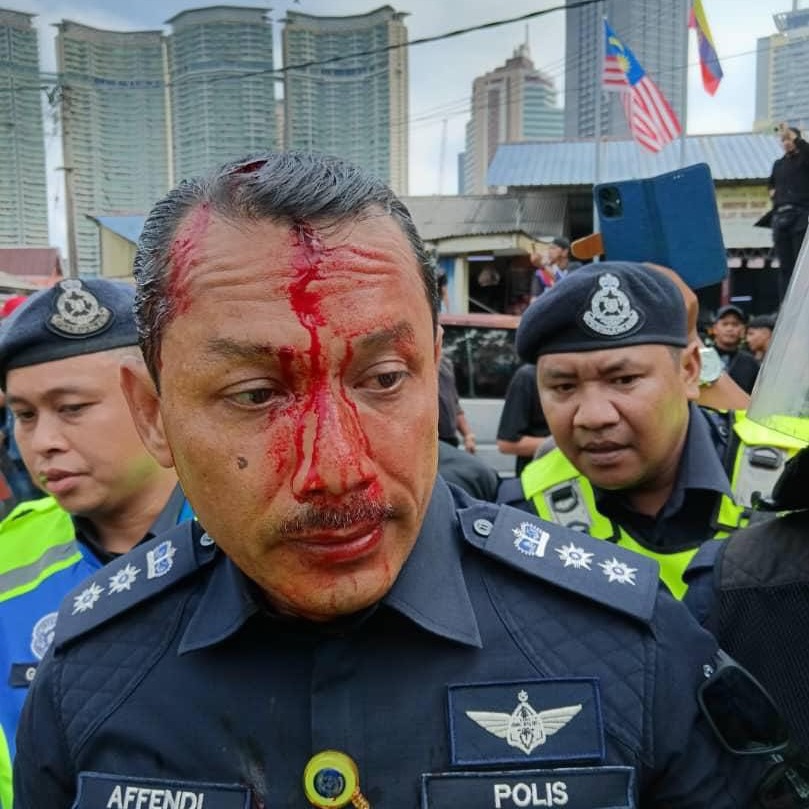 Ketua Polis Daerah Dang Wangi cedera dibaling objek, beberapa individu ditahan
