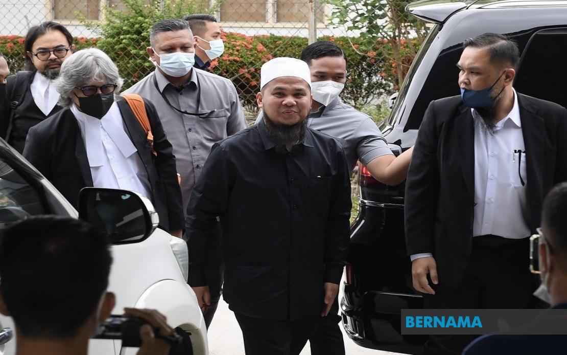 Ebit Lew case: Forensics took a week to examine 30,000 pictures