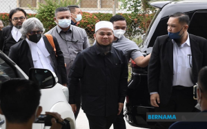 Ebit Lew case: Forensics took a week to examine 30,000 pictures