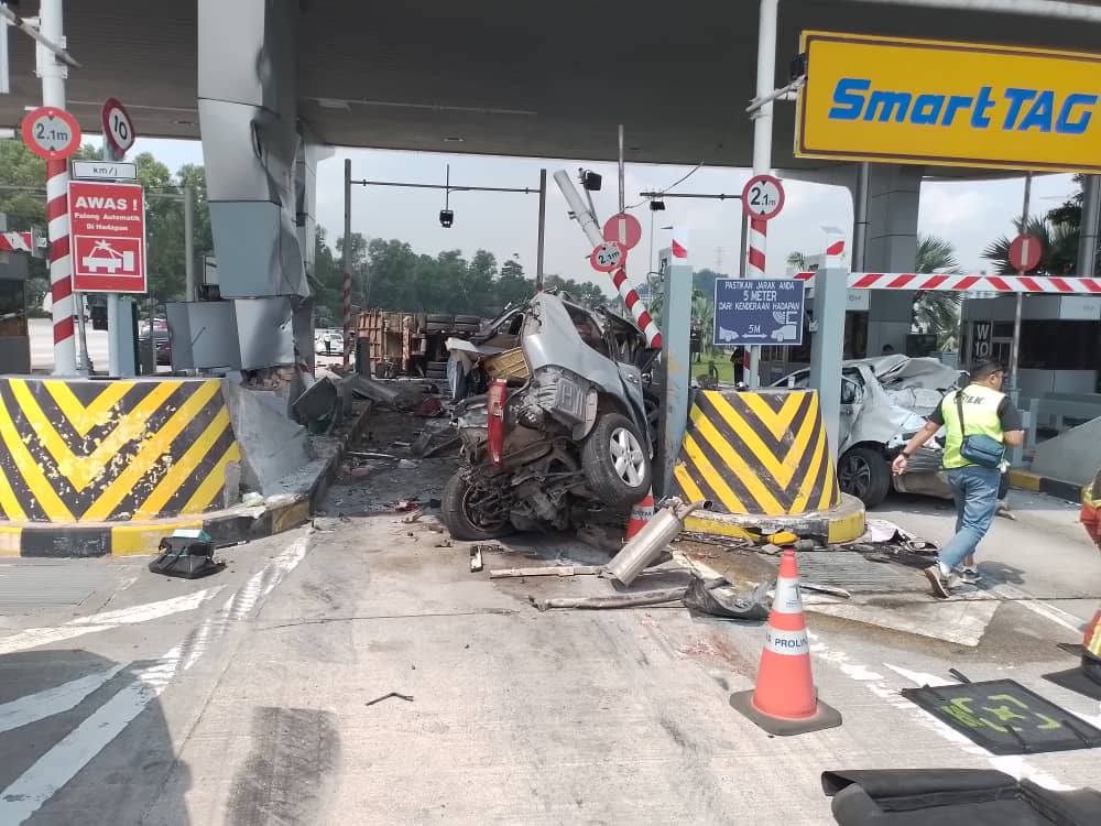 Nanta arah bantuan kepada petugas JKR Selangor terlibat kemalangan