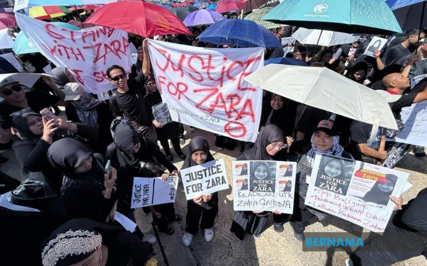 Catatan tulisan tangan Zara, nota kesan darah antara ekshibit dalam inkues