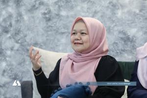 Bangkit dari luka dibuli, wanita kerdil buktikan ilmu boleh ubah kehidupan
