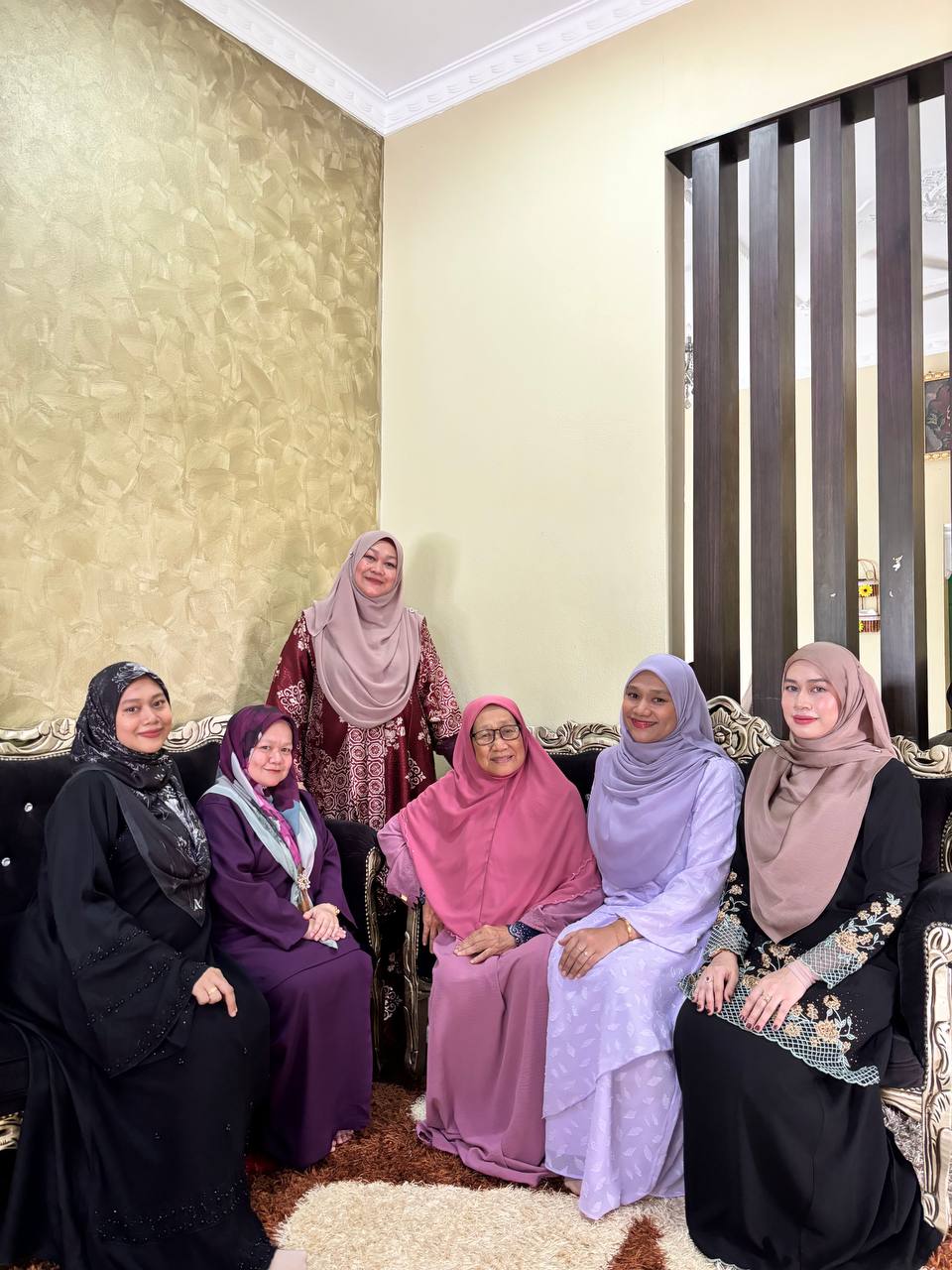 Bangkit dari luka dibuli, wanita kerdil buktikan ilmu boleh ubah kehidupan