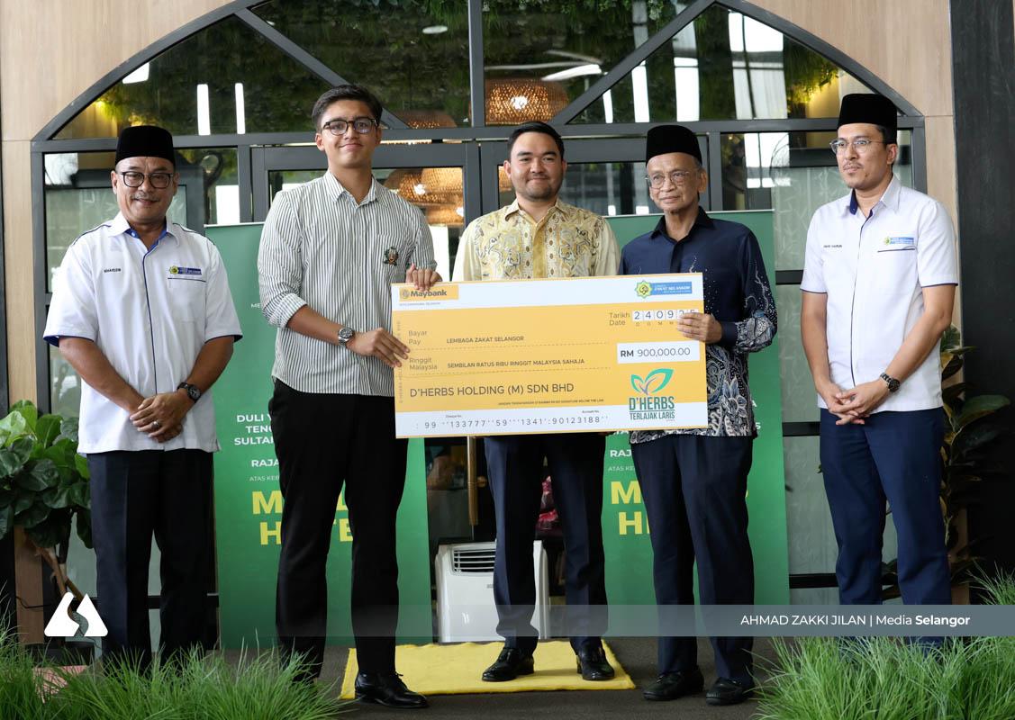 Raja Muda berkenan saksi bayaran zakat niaga RM6.12 juta 