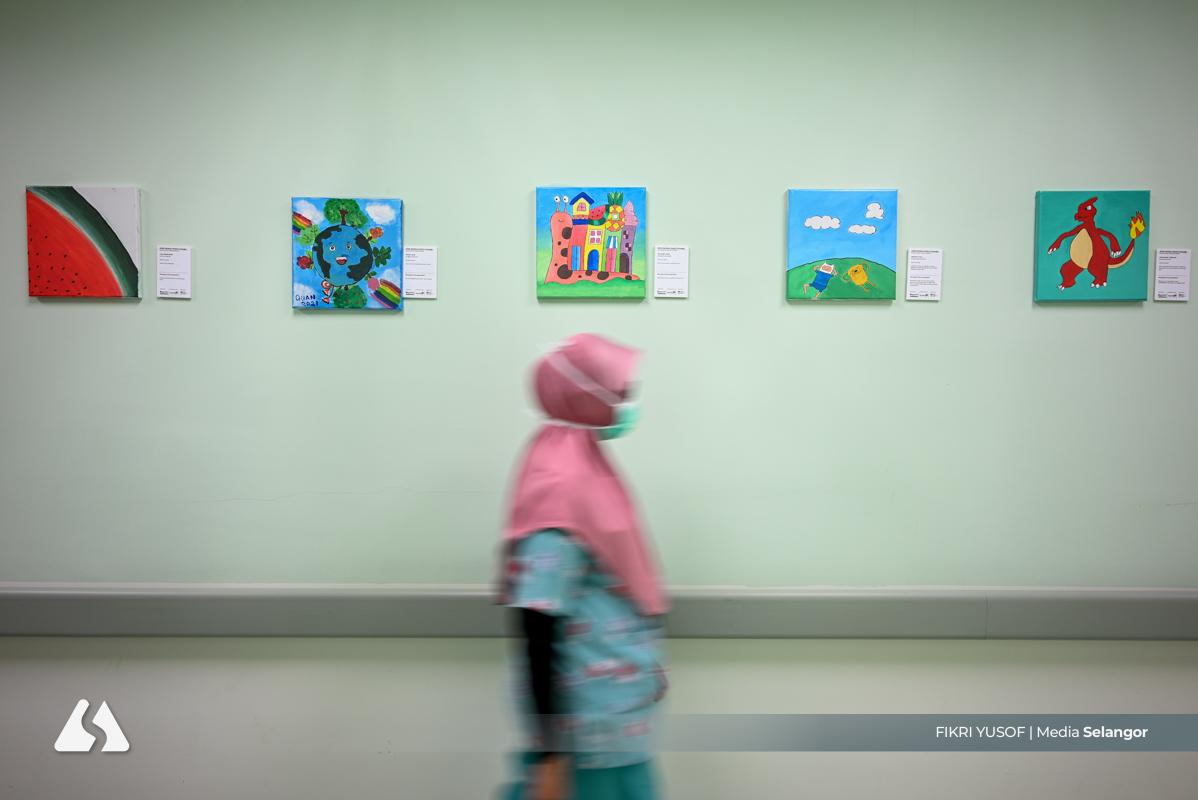 患病儿童父母默默承受巨压 专家:全面支持助保持抗压能力