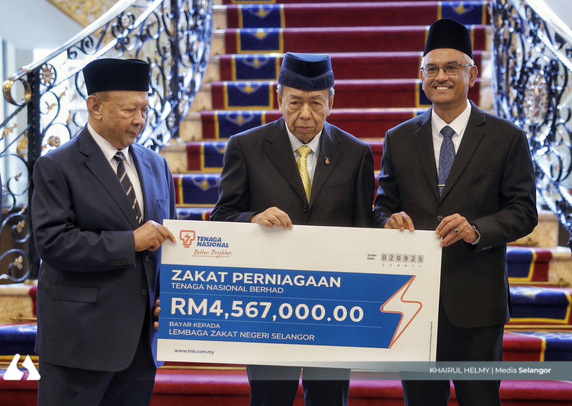 RM64.97 juta zakat diserahkan, Sultan Selangor terima bagi pihak LZS