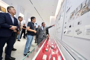 雪大臣即起率团访华  与中企科技巨头会谈拓商机